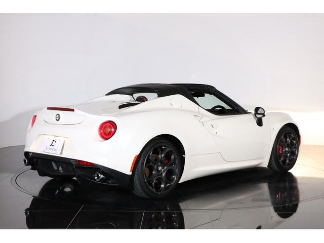 ４Ｃスパイダー ベースグレード　スポーツＰＫＧ　スポーツエキゾーストシステム　スポーツサスペンション　１８／１９インチ５ホールガンメタリックホイール　レザーＰＫＧ（26枚目）