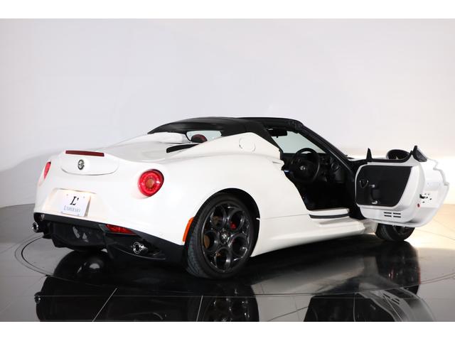 ４Ｃスパイダー ベースグレード　スポーツＰＫＧ　スポーツエキゾーストシステム　スポーツサスペンション　１８／１９インチ５ホールガンメタリックホイール　レザーＰＫＧ（27枚目）