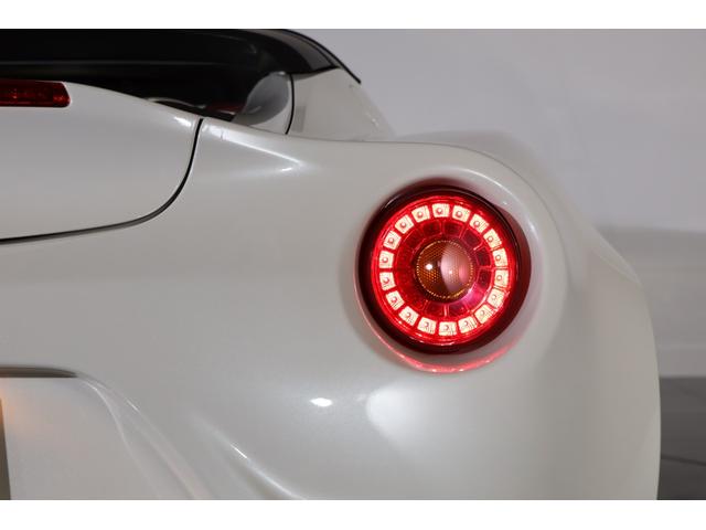 ４Ｃスパイダー ベースグレード　スポーツＰＫＧ　スポーツエキゾーストシステム　スポーツサスペンション　１８／１９インチ５ホールガンメタリックホイール　レザーＰＫＧ（38枚目）