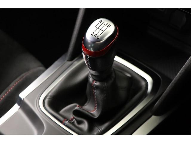 メガーヌ Ｒ．Ｓ．ウルティム　６ＭＴ　１オーナー　最終モデル　世界限定１９７６台　専用１９インチアルミ　ＬＳＤ　純正レカロシート　ＢＯＳＥサウンド　（新車保証継承令和９年５月）（2枚目）