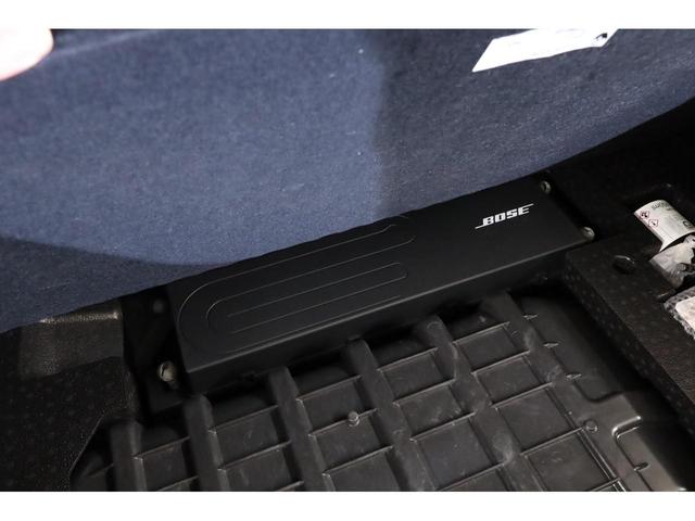 メガーヌ Ｒ．Ｓ．ウルティム　６ＭＴ　１オーナー　最終モデル　世界限定１９７６台　専用１９インチアルミ　ＬＳＤ　純正レカロシート　ＢＯＳＥサウンド　（新車保証継承令和９年５月）（7枚目）