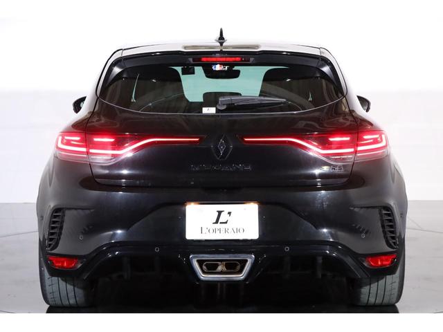 メガーヌ Ｒ．Ｓ．ウルティム　６ＭＴ　１オーナー　最終モデル　世界限定１９７６台　専用１９インチアルミ　ＬＳＤ　純正レカロシート　ＢＯＳＥサウンド　（新車保証継承令和９年５月）（20枚目）