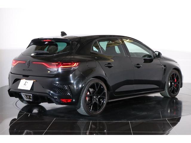 メガーヌ Ｒ．Ｓ．ウルティム　６ＭＴ　１オーナー　最終モデル　世界限定１９７６台　専用１９インチアルミ　ＬＳＤ　純正レカロシート　ＢＯＳＥサウンド　（新車保証継承令和９年５月）（21枚目）