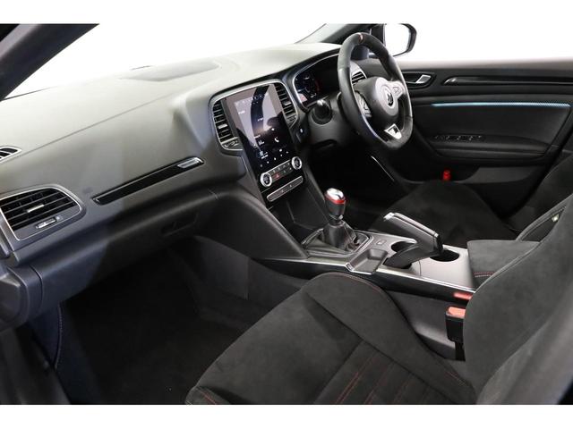 メガーヌ Ｒ．Ｓ．ウルティム　６ＭＴ　１オーナー　最終モデル　世界限定１９７６台　専用１９インチアルミ　ＬＳＤ　純正レカロシート　ＢＯＳＥサウンド　（新車保証継承令和９年５月）（28枚目）