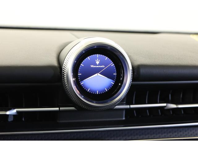 グレカーレ トロフェオ　１オーナー　左Ｈ　純正２１インチアルミ　イエローキャリパー　ＬＥＤヘッドライト　パノラマルーフ　ベンチレーター　前後シートヒーター　パドルシフト　ソナスファベール　純正ＳＤナビ　全周囲カメラ　地デジ（14枚目）