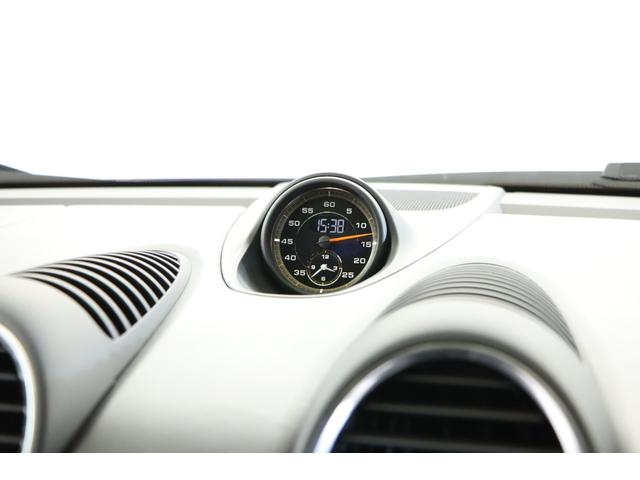 ７１８ケイマン ７１８ケイマンＧＴ４　クロノＰＫＧ　ＰＤＬＳ＋ＬＥＤ　シートヒーター　ＰＡＳＭスポーツシャシー　レッドキャリパー　　ティンテッドテール　スポ―ツシートプラス　ＰＯＲＳＣＨＥロゴセンターコンソールリッド（3枚目）