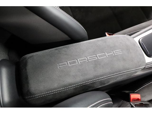 ７１８ケイマン ７１８ケイマンＧＴ４　クロノＰＫＧ　ＰＤＬＳ＋ＬＥＤ　シートヒーター　ＰＡＳＭスポーツシャシー　レッドキャリパー　　ティンテッドテール　スポ―ツシートプラス　ＰＯＲＳＣＨＥロゴセンターコンソールリッド（7枚目）
