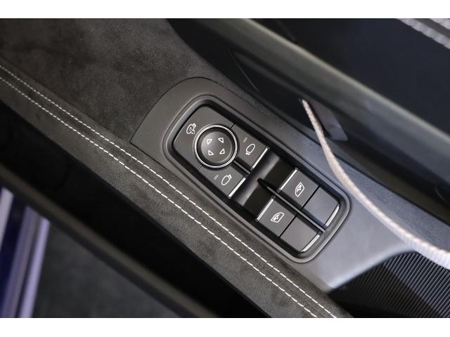 ７１８ケイマン ７１８ケイマンＧＴ４　クロノＰＫＧ　ＰＤＬＳ＋ＬＥＤ　シートヒーター　ＰＡＳＭスポーツシャシー　レッドキャリパー　　ティンテッドテール　スポ―ツシートプラス　ＰＯＲＳＣＨＥロゴセンターコンソールリッド（8枚目）