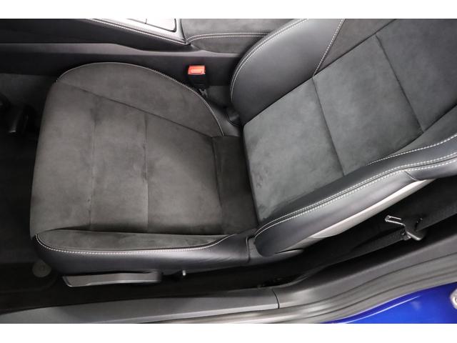 ７１８ケイマン ７１８ケイマンＧＴ４　クロノＰＫＧ　ＰＤＬＳ＋ＬＥＤ　シートヒーター　ＰＡＳＭスポーツシャシー　レッドキャリパー　　ティンテッドテール　スポ―ツシートプラス　ＰＯＲＳＣＨＥロゴセンターコンソールリッド（27枚目）