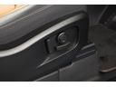 ９０Ｘ　Ｄ３００　タン／黒ハーフ革　純正２０インチアルミ　エアサス　パノラマルーフ　サイドステップ　ベンチレーター　シートヒーター　ステアリングヒーター　３ゾーンエアコン　空気清浄機　メリディアン　純正ＳＤナビ　ＥＴＣ（24枚目）