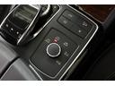 ＧＬＳ３５０ｄ　４マチックスポーツ　有償色ダイヤモンドホワイト　社外パナメリカーナグリル（純正グリル有）　ルーフレール／サイドウインドトリム　一　部　マットブラックラッピング　２１インチＡＷ　パノラマルーフ（24枚目）