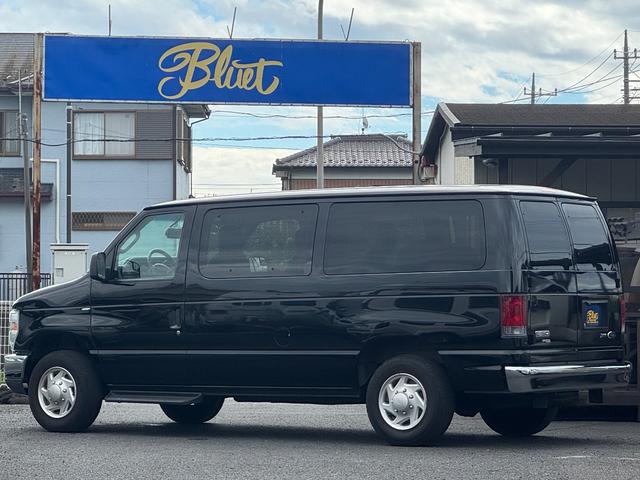 Ｅ－１５０ 　ＸＬＴ　ＰＲＥＭＩＵＭ　レザーシート　デジタルインナーミラー　フルフラットシート　バックカメラ　ＥＴＣ　ウォークスルー　純正１６インチアルミ（2枚目）