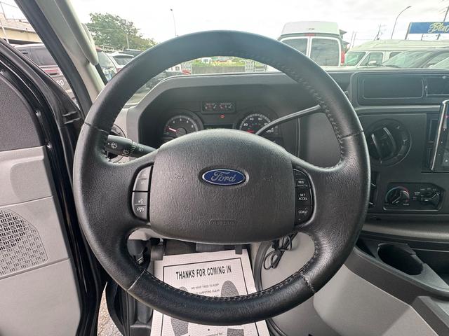 Ｅ－１５０ 　ＸＬＴ　ＰＲＥＭＩＵＭ　レザーシート　デジタルインナーミラー　フルフラットシート　バックカメラ　ＥＴＣ　ウォークスルー　純正１６インチアルミ（7枚目）