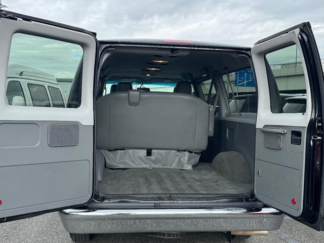Ｅ－１５０ 　ＸＬＴ　ＰＲＥＭＩＵＭ　レザーシート　デジタルインナーミラー　フルフラットシート　バックカメラ　ＥＴＣ　ウォークスルー　純正１６インチアルミ（19枚目）