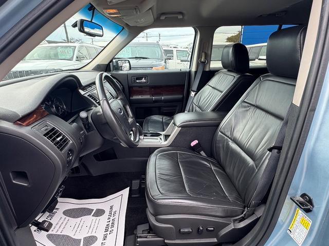 フレックス ＳＥＬ　キーレス　レザーシート　シートヒーター　ヒーテッドドアミラー　社外ＳＤナビＤＴＶ　３列シート（8枚目）