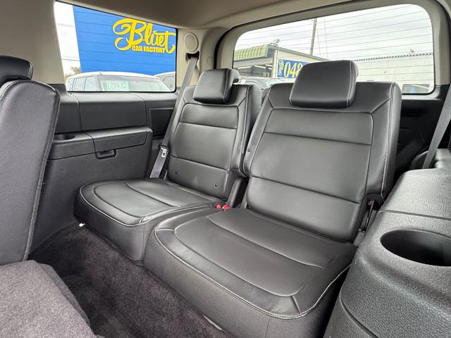 フレックス ＳＥＬ　キーレス　レザーシート　シートヒーター　ヒーテッドドアミラー　社外ＳＤナビＤＴＶ　３列シート（10枚目）