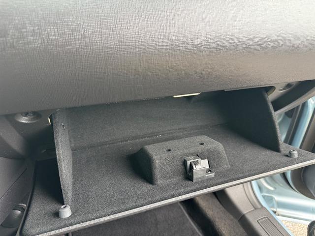 フレックス ＳＥＬ　キーレス　レザーシート　シートヒーター　ヒーテッドドアミラー　社外ＳＤナビＤＴＶ　３列シート（13枚目）