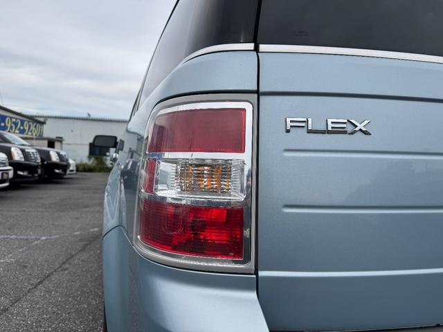 フレックス ＳＥＬ　キーレス　レザーシート　シートヒーター　ヒーテッドドアミラー　社外ＳＤナビＤＴＶ　３列シート（17枚目）