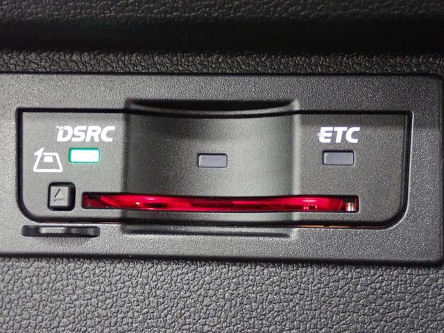 TSI Rライン 認定中古車 ワンオーナー LEDヘッドライト デジタルメーター スマートキー アラウンドビューモニター自動追従機能ACC 純正SDナビ(19枚目)