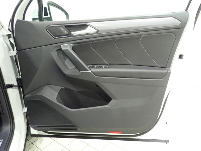 TSI Rライン 認定中古車 ワンオーナー LEDヘッドライト デジタルメーター スマートキー アラウンドビューモニター自動追従機能ACC 純正SDナビ(32枚目)