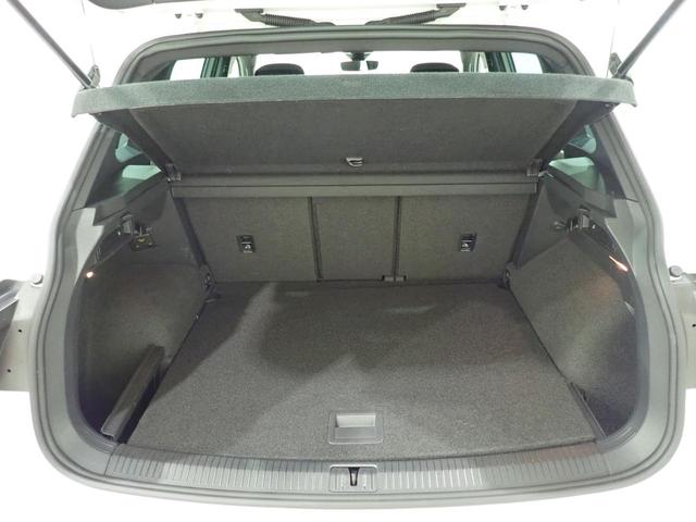 TSI Rライン 認定中古車 ワンオーナー LEDヘッドライト デジタルメーター スマートキー アラウンドビューモニター自動追従機能ACC 純正SDナビ(39枚目)