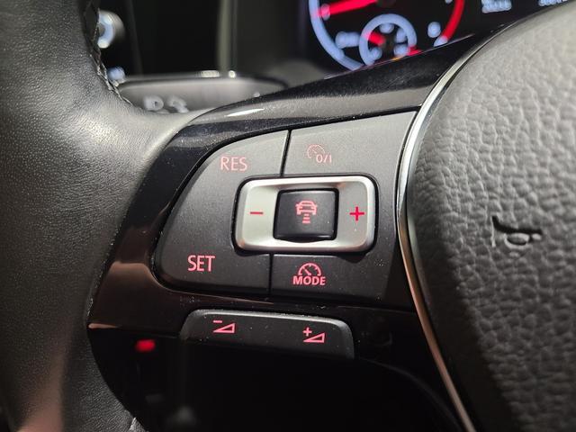 ポロ TSIコンフォートライン 認定中古車 純正ナビゲーション バックカメラ フルセグTV アップコネクト パークアシスト 障害物センサー ブラインドスポットディクション CD/DVDプレイヤー 純正アルミホイール ETC ACC(5枚目)