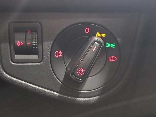 ポロ TSIコンフォートライン 認定中古車 純正ナビゲーション バックカメラ フルセグTV アップコネクト パークアシスト 障害物センサー ブラインドスポットディクション CD/DVDプレイヤー 純正アルミホイール ETC ACC(9枚目)