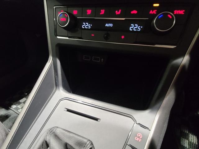 ポロ TSIコンフォートライン 認定中古車 純正ナビゲーション バックカメラ フルセグTV アップコネクト パークアシスト 障害物センサー ブラインドスポットディクション CD/DVDプレイヤー 純正アルミホイール ETC ACC(14枚目)