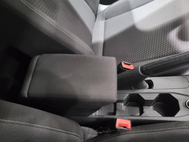 ポロ TSIコンフォートライン 認定中古車 純正ナビゲーション バックカメラ フルセグTV アップコネクト パークアシスト 障害物センサー ブラインドスポットディクション CD/DVDプレイヤー 純正アルミホイール ETC ACC(18枚目)