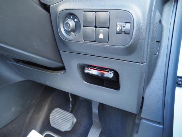 Ｃ３ セントジェームス　ワンオーナー車　特別仕様車　認定中古車　ナビ　ＥＴＣ　ドラレコ（11枚目）