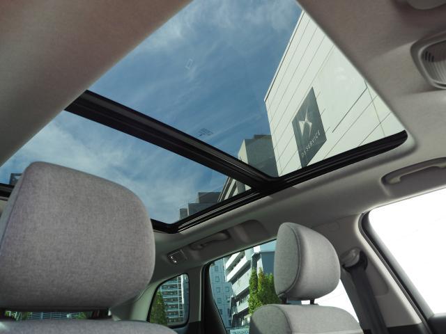 C3 エアクロス トリコロールエディション 特別仕様車 ガラスサンルーフ グリップコントロール インテリジェントハイビーム ディレクショナルヘッドライト アップルカープレイ アンドロイドオート Bluetooth バックカメラ 新車保証継承(10枚目)