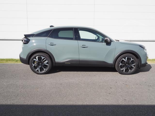 Ｃ４ マックス　ハイブリッド　新車保証継承　純正ナビ　ＥＴＣ　３６０°カメラ　レーンキープアシスト　フロントシートヒーター　ヘッドアップディスプレイ　アップルカープレイ　アンドロイドオート　運転席パワーシート（4枚目）