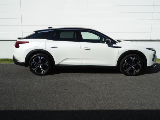 Ｃ５ Ｘ マックス　プラグインハイブリッド　ワンオーナー車　サンルーフ　３６０°カメラ　純正ナビ　ＥＴＣ（4枚目）