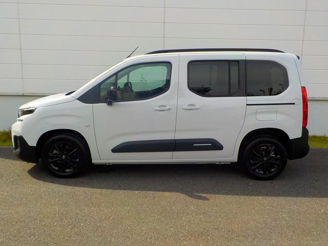 ベルランゴ マックス　ブルーＨＤｉ　当社展示車両　登録済み未使用車　ガラスルーフ　アクティブセーフティブレーキ　アクティブクルーズコントロール　ブラインドスポットモニター　レーンキープアシスト　バックカメラ　アップルカープレイ　禁煙車（5枚目）