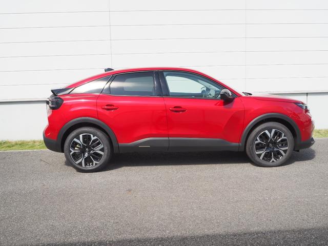 Ｃ４ マックス　ハイブリッド　登録済み未使用車　新車保証継承　純正ナビ　３６０°カメラ　フロントシートヒーター　アクティブセーフティブレーキ　アクティブクルーズコントロール　ブラインドスポットモニター　レーンキープアシスト　禁煙車（4枚目）