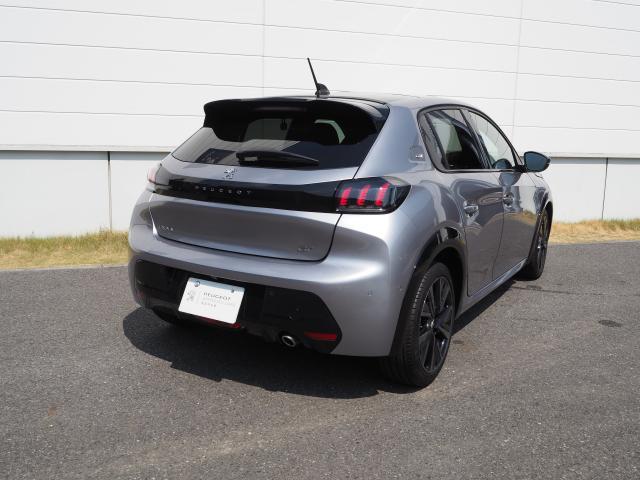 208 GT プレミアムエディション 特別仕様車 ガラスルーフ 運転席パワーシート ナビ ETC アクティブセーフティブレーキ アクティブクルーズコントロール ブラインドスポットモニター レーンキープアシスト ハンズフリーアクセス(6枚目)