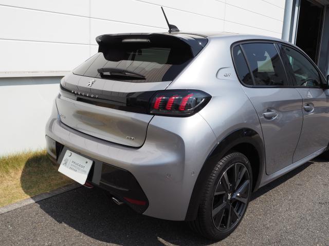 208 GT プレミアムエディション 特別仕様車 ガラスルーフ 運転席パワーシート ナビ ETC アクティブセーフティブレーキ アクティブクルーズコントロール ブラインドスポットモニター レーンキープアシスト ハンズフリーアクセス(8枚目)