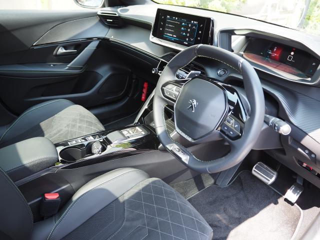 208 GT プレミアムエディション 特別仕様車 ガラスルーフ 運転席パワーシート ナビ ETC アクティブセーフティブレーキ アクティブクルーズコントロール ブラインドスポットモニター レーンキープアシスト ハンズフリーアクセス(16枚目)