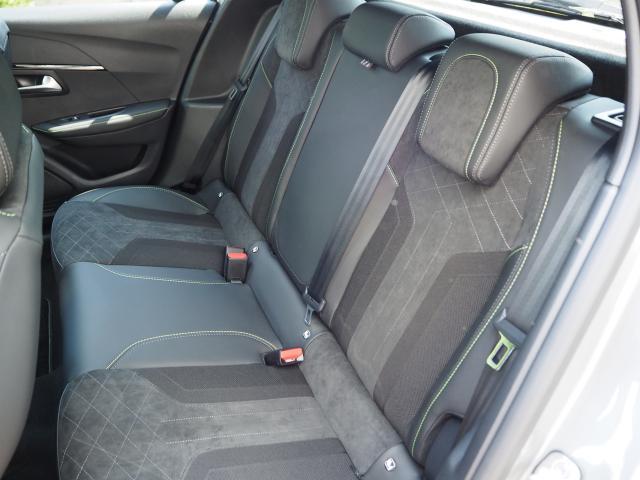 208 GT プレミアムエディション 特別仕様車 ガラスルーフ 運転席パワーシート ナビ ETC アクティブセーフティブレーキ アクティブクルーズコントロール ブラインドスポットモニター レーンキープアシスト ハンズフリーアクセス(18枚目)