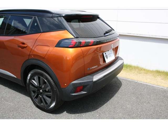 ｅ－２００８ ＧＴ　ＳＵＶ　登録済未使用車　新車保証継承　アップルカープレイ　アンドロイドオート　Ｂｌｕｅｔｏｏｔｈ　バックカメラ　アクティブセーフティブレーキ　アクティブクルーズコントロール　ブラインドスポットモニター（10枚目）