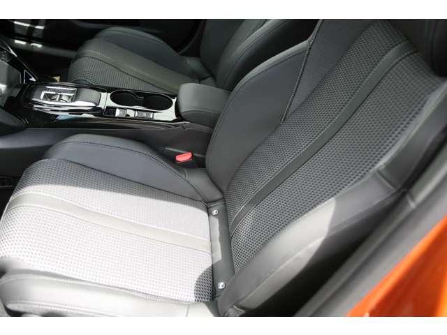 ｅ－２００８ ＧＴ　ＳＵＶ　登録済未使用車　新車保証継承　アップルカープレイ　アンドロイドオート　Ｂｌｕｅｔｏｏｔｈ　バックカメラ　アクティブセーフティブレーキ　アクティブクルーズコントロール　ブラインドスポットモニター（18枚目）