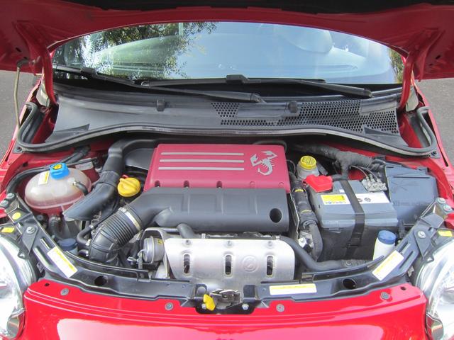 アバルト５００ ベースグレード　ベースグレード　左ハンドル　５速マニュアル　フル装備　ＡＢＳ　ＡＳＲ　Ｗエアバック　サイドエアバック　純正オーディオ　レザーシート　純正１６インチアルミホイール　ＥＴＣ　レザーステアリング（68枚目）