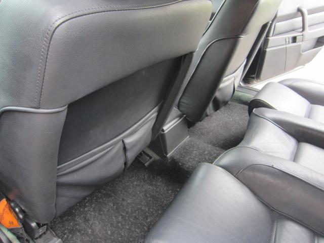 アルファ１６４ Ｓ　１６４Ｓ（１６４ＱＶＵＳ仕様）　新車並行車　左ハンドル　５Ｆマニュアル　レザーシート　純正１５インチＡＷ　集中ロック　リモコンキー　ＡＮＳＡリアサイレンサー（デュアル）　当社販売・整備車両（10枚目）