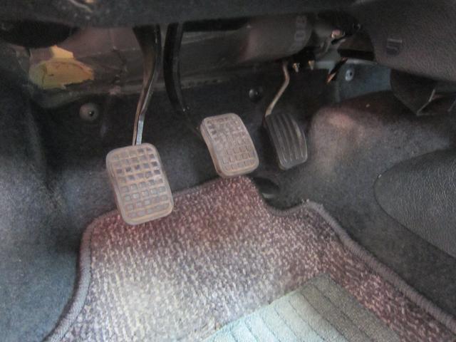 １０６ Ｓ１６　Ｓ１６（５名）　正規輸入車　左ハンドル　５速マニュアル　エアコン　パワーウインドー　ＡＢＳ　エアバック　レザーコンビシート　ＥＴＣ　ＣＤデッキ　タコ足　ミシュラン製スティールホイール（10枚目）