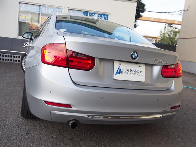 320d ラグジュアリー黒革禁煙車HDDナビBカメPセンサー(6枚目)