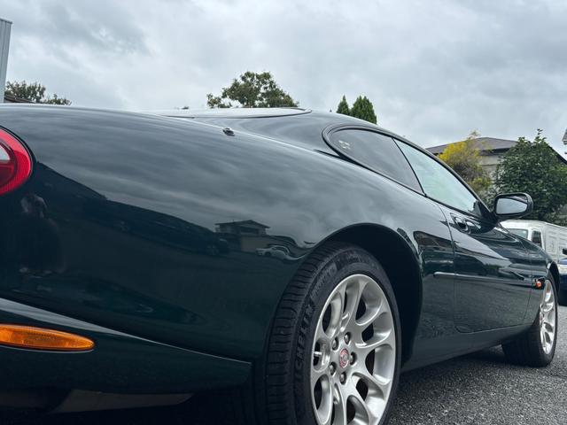 ＸＫ ＸＫＲ　顧客買取車　センター３連メーター化　天井張替済　Ｆアッパーマウントブッシュ　スパークプラグ　前後スタビライザーブッシュ　サーモスタット　バッテリー　ワイパーブレード　ミシュランプライマシー４（15枚目）