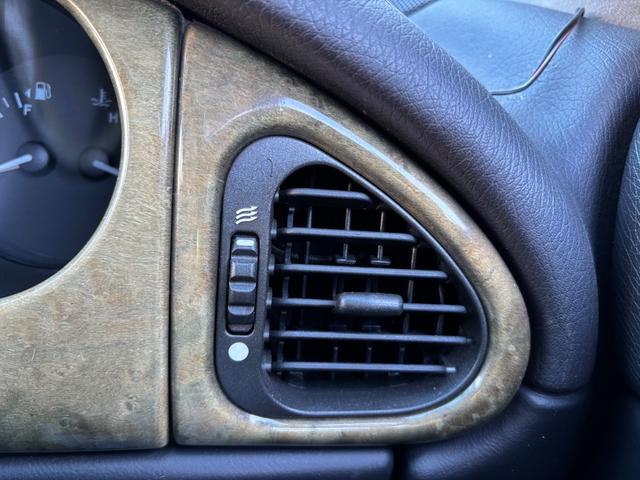 XK XKRシルバーストーン 3連メーター化 限定車 純正BBS20インチ 顧客買取車 バッテリー スタビブッシュ前後 サーモスタット LLC ワイパーブレード スパークプラグ ヘッドカバーパッキン一式 Sキー 取説 コンチタイヤ(50枚目)