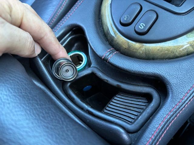 XK XKRシルバーストーン 3連メーター化 限定車 純正BBS20インチ 顧客買取車 バッテリー スタビブッシュ前後 サーモスタット LLC ワイパーブレード スパークプラグ ヘッドカバーパッキン一式 Sキー 取説 コンチタイヤ(56枚目)