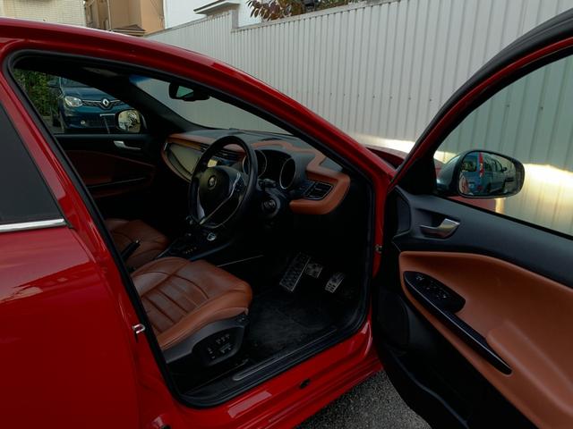 ジュリエッタ スポルティーバ　弊社下取　ワンオーナー　カロッツェリアナビ　テレビ　ＥＴＣ　バックカメラ　ブラウンレザーシート　パワーシート　シートメモリー　シートヒーター　パドルシフト　純正１８インチアルミホイール　オートライト（40枚目）