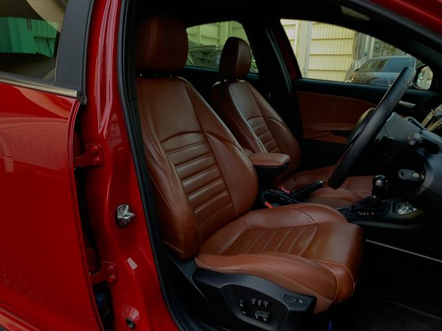 ジュリエッタ スポルティーバ　弊社下取　ワンオーナー　カロッツェリアナビ　テレビ　ＥＴＣ　バックカメラ　ブラウンレザーシート　パワーシート　シートメモリー　シートヒーター　パドルシフト　純正１８インチアルミホイール　オートライト（42枚目）